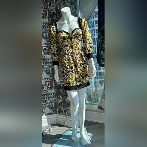 Moschino for H&M dress. - Picture 2 of 8